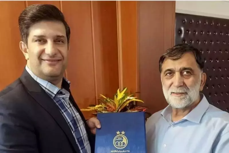 مصطفی آجورلو در تیم استقلال ماندنی شد