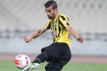 آ.اک آتن در حضور ستاره ایرانی مقابل حریف خود به پیروزی رسید