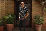 علی چینی در یکی از بیمارستان‌های تهران انتظار پیوند کلیه را می‌ کشد
