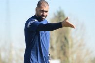 مازیار زارع سرمربی ملوان پس از شکست مقابل پرسپولیس : داوران باعث عصبانی شدن مربیان میشوند