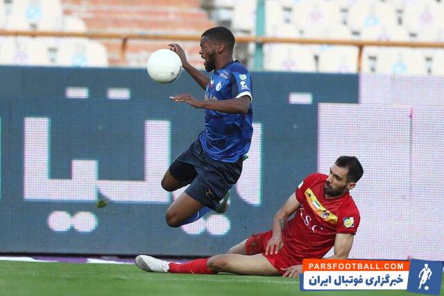 نوذر رودنیل کارشناس داوری دیدار استقلال و فولاد : داور خطای پنالتی آبی ها در دقیقه 79 را نگرفت