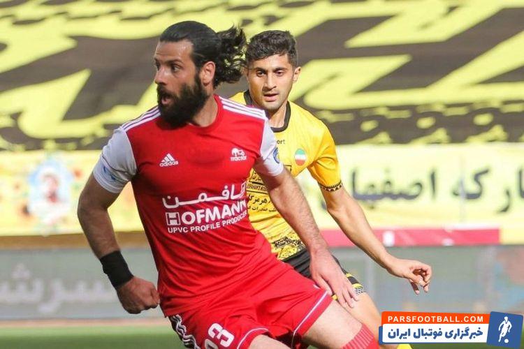درخشش محمد عباس زاده در دیدار پرسپولیس و تراکتور