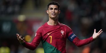 رونالدو ؛ نیمکت نشینی متوالی رونالدو در منچستر در سال جام جهانی