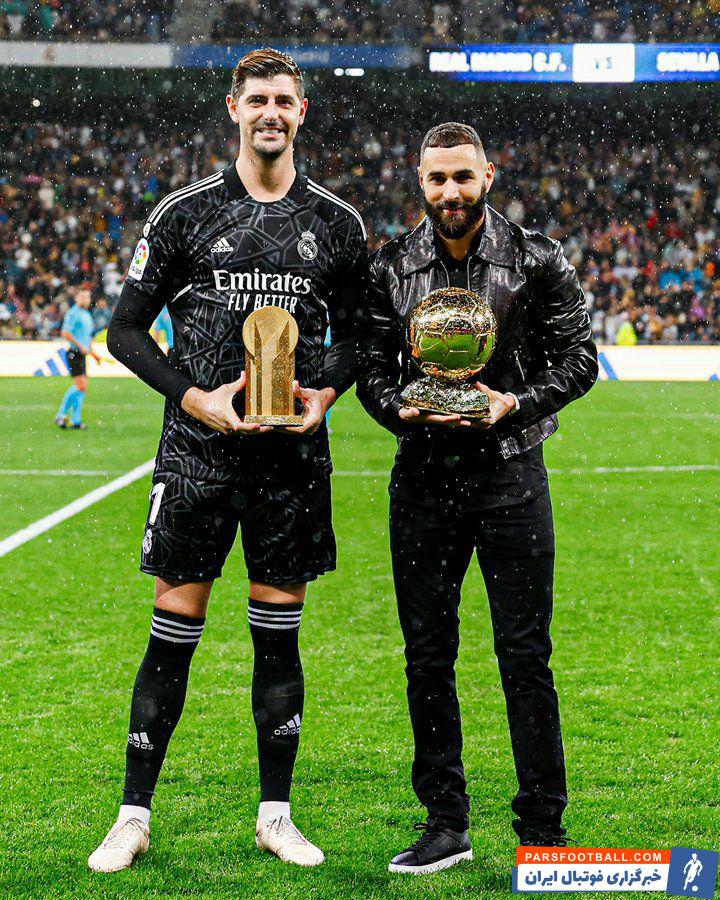 رونمایی از توپ طلای کریم بنزما در برنابئو با حضور زیدان و کاسیاس