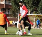 علی کریمی به تمرینات کایسری‌ اسپور بازگشت