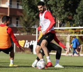 علی کریمی به تمرینات کایسری‌ اسپور بازگشت