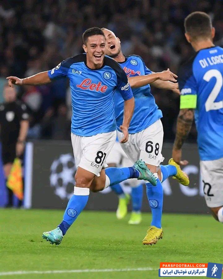 صعود مقتدرانه ناپولی با گلباران آژاکس در خانه