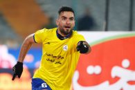 گل زیبای علیرضا علیزاده به پرسپولیس در تهران با لباس نفت مسجدسلیمان