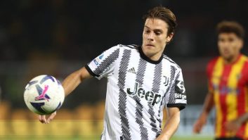 برد آرامش بخش یوونتوس در خانه لچه با یک گل