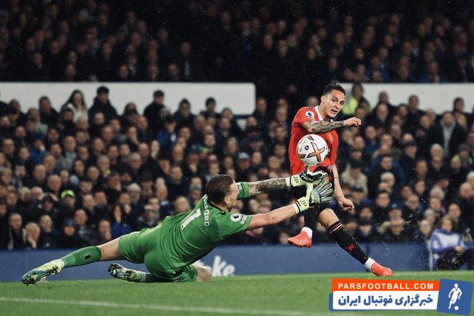 پیروزی خارج از خانه منچستریونایتد برابر اورتون با گلزنی آنتونی و رونالدو