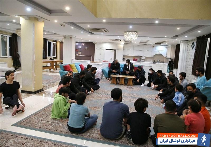 حضور کارلوس کی روش و بازیکنان تیم ملی در خیریه بهشت امام رضا