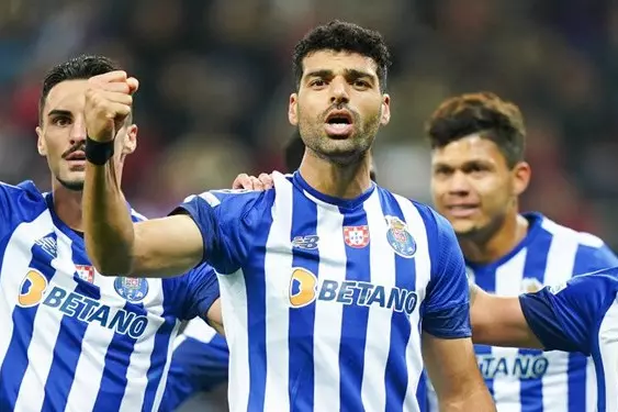 مهدی طارمی ستاره تیم ملی ایران و عضو باشگاه پورتو آماری عجیب به نامش ثبت کرد