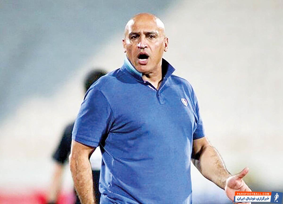 نفت ؛ علیرضا منصوریان گزینه اصلی نفتی‌ها برای جایگزینی مهاجری