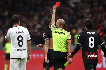 اخراج اولیویه ژیرو پس از شادی گل خاص در دیدار میلان و اسپتزیا