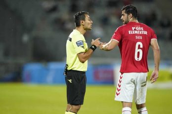 سعید عزت اللهی بهترین بازیکن دیدار وایله - هیلرود