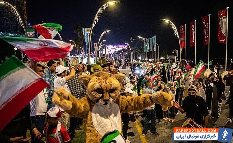 خوشحالی هواداران تیم ملی ایران پس از پیروزی برابر ولز در خیابان های دوحه