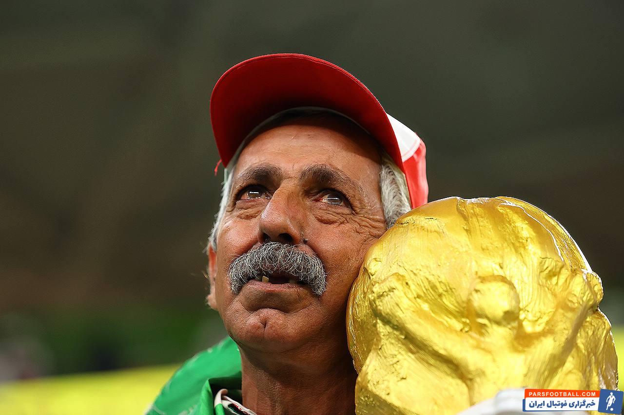 اشک غم انگیز هوادار تیم ملی ایران در پایان دیدار با آمریکا