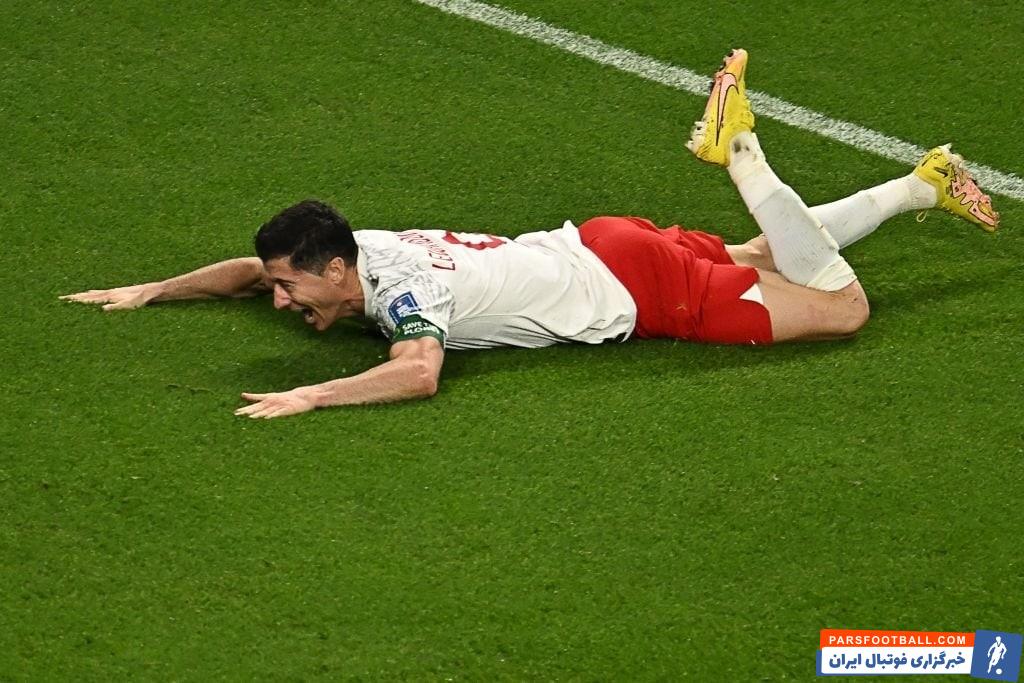 احساساتی شدن روبرت لواندوفسکی پس از اولین گلش در جام جهانی برای لهستان