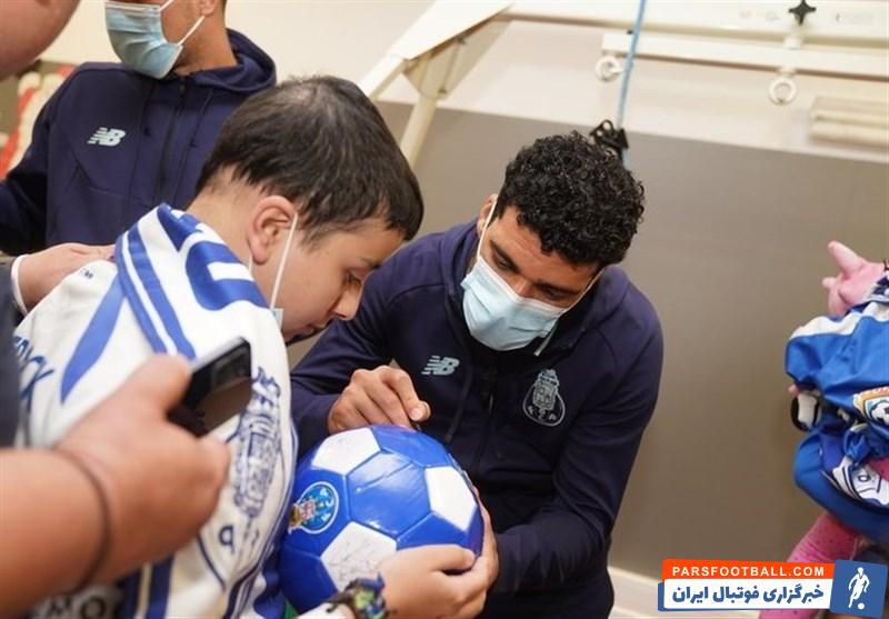 طارمی ؛ بازدید طارمی و سرمربی پورتو از مرکز توانبخشی در منطقه «ویلانوا ده‌گایا»