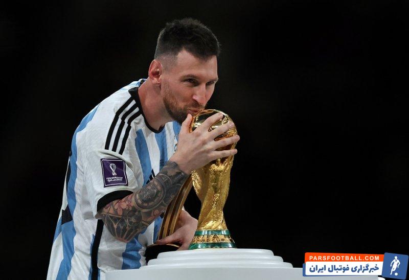 مطالبه مردم آرژانتین از فرانس فوتبال برای اهدای جایزه توپ طلای ویژه به لیونل مسی