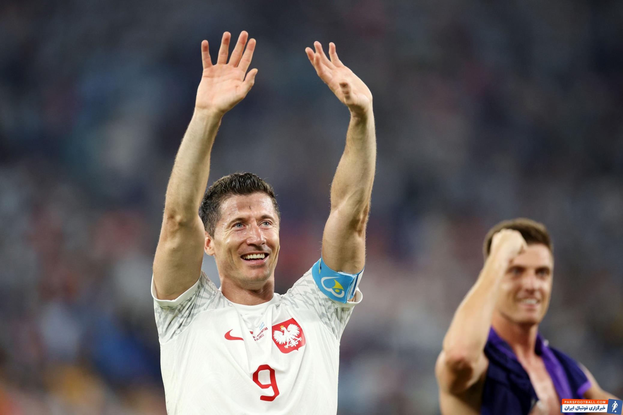 آرژانتین ؛ برخورد گرم مسی با لواندوفسکی د پایان دیدار آرژانتین برابر لهستان