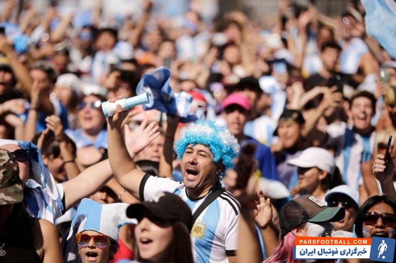 جشن و پایکوبی در بوینس آیرس پس از صعود تیم ملی آرژانتین به فینال جام جهانی