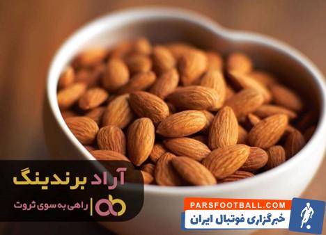 بادام درختی خشک شده