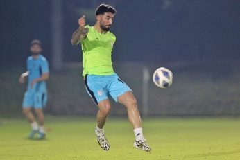 صیادمنش ؛ لیام روزنیور : صیادمنش پسر فوق‌العاده‌ای است و امیدوارم زود برگردد