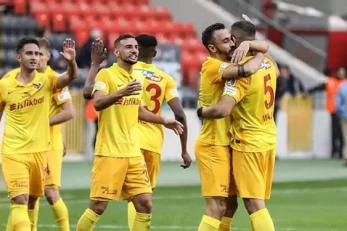 کایسری اسپور در حضور ستاره ایرانی خود مقابل حریفش به برتری رسید