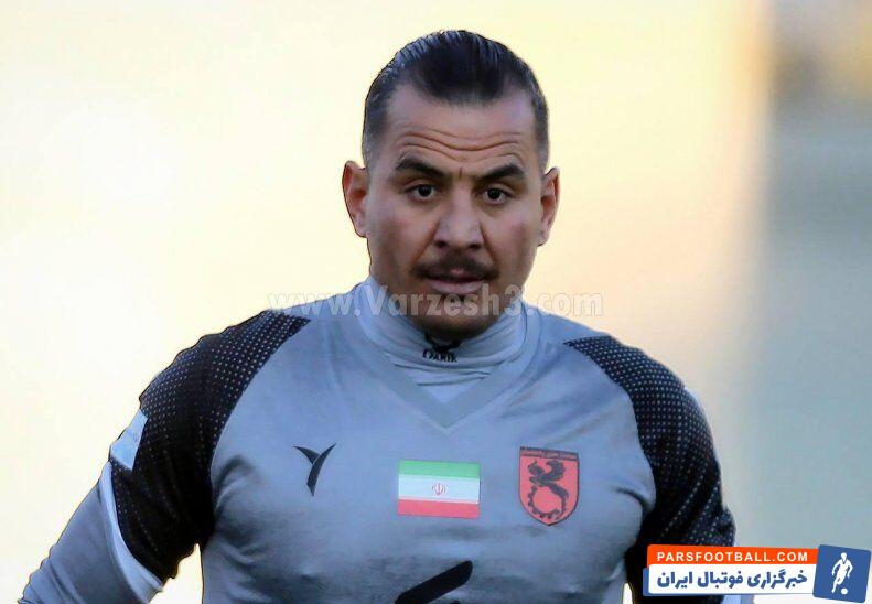 حامد لک با شکل و شمایل جدیدی مقابل گل گهر به زمین رفت