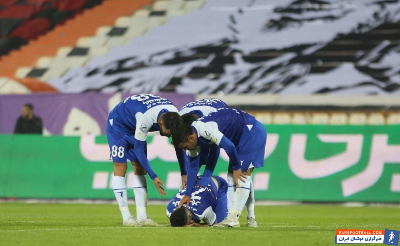 ریکاردو ساپینتو دو ستاره استقلال را نیمکت نشین خواهد کرد