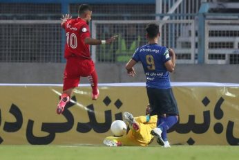 استقلال ؛ دیدار استقلال و تراکتور به دلیل شرایط بد جوی و بارش سنگین برف لغو شد