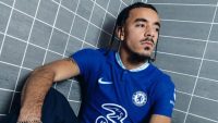 چلسی ؛ مالو گوستو، مدافع راست لیون به چلسی ملحق شد