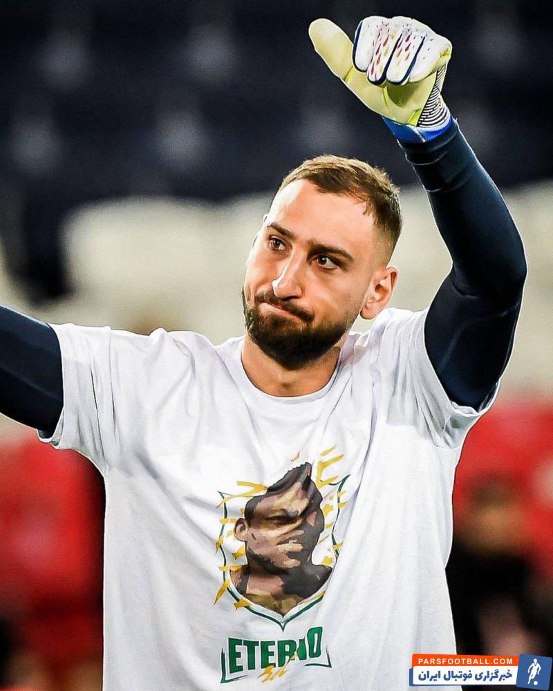 پله ؛ بازیکنان پی اس جی و پوشیدن پیراهن منقش به چهره پله اسطوره فقید برزیل 