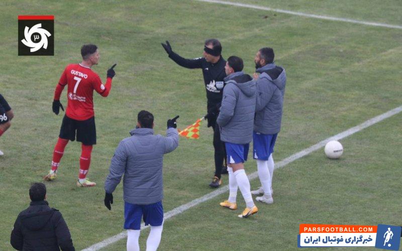 گل مشکوک به آفساید تراکتور به استقلال در نیمه اول با تصمیم داور بازی