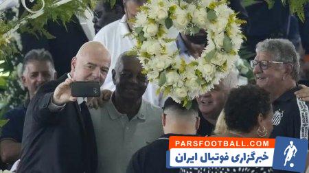 سلفی عجیب جانی اینفانتینو با تابوت پله در شهر سانتوس