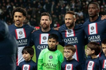 ادای احترام پاری سن ژرمن به پله پیش از دیدار با آنژه با پیراهن های مخصوص