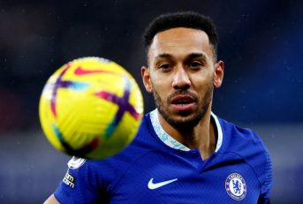 عصبانیت شدید هواداران چلسی از عملکرد پییر امریک اوبامیانگ تا اینجای فصل