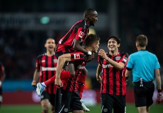 آزمون ؛ رومان ناگوچف : آزمون باید به کارش در بوندسلیگا ادامه دهد