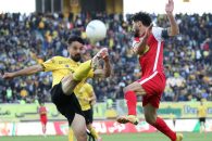 تقابل جالب امید عالیشاه و امید نورافکن در دقایق پایانی دیدار سپاهان و پرسپولیس