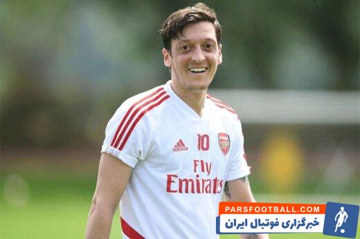 ترکیه ؛ مسوت اوزیل در حال جمع آوری کمک برای زلزله زدگان ترکیه