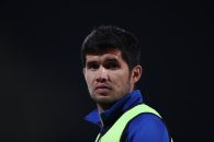 عزیزبک آمانوف در آستانه جدایی از استقلال قرار دارد