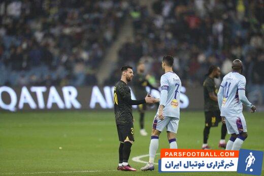 رونالدو ؛ طرحی از رونالدو و مسی با تیپ خواننده های موسیقی راک