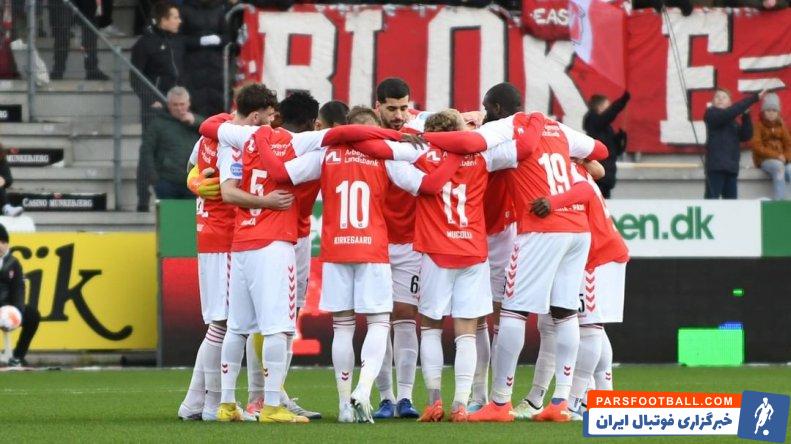 عزت اللهی ؛ خوشحالی عزت اللهی به تقلید از رشفورد و هالند