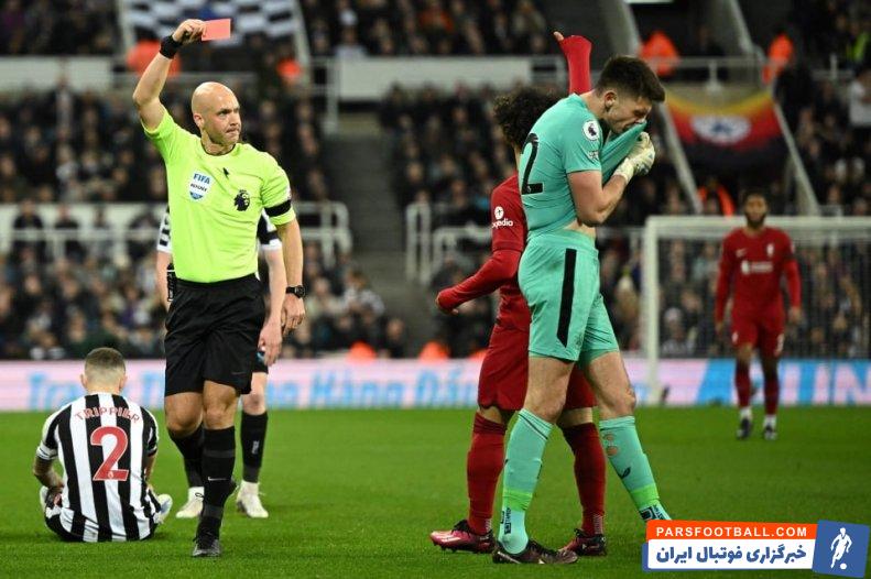 لیورپول ؛ گرفتن توپ با دست در بیرون از محوطه جریمه