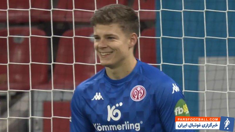 لورکوزن ؛ خنده های فین داهمن قبل از پنالتی ادموند تاپسوبا