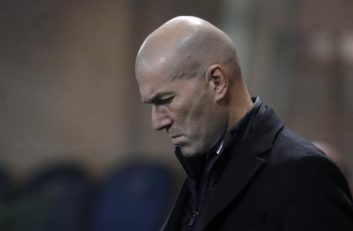 زیدان در انتظار برای دریافت پیشنهاد از رئال مادرید و پاری سن ژرمن