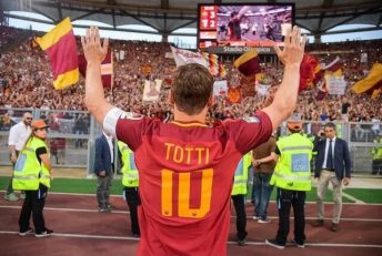 توتی : جالب است با مدیران رم بنشینم و درباره حضورم در باشگاه صحبت شود