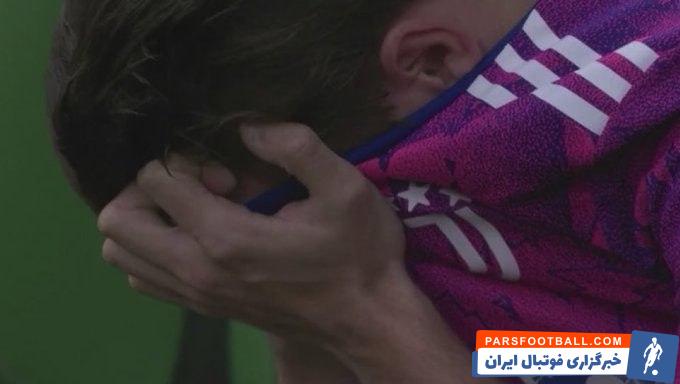 فاجولی ؛ اشک های فاجولی روی نیمکت پس از تعویض 