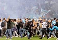 ناپولی ؛ حضور یک هوادار در رختکن ناپولی پس از جشن قهرمانی